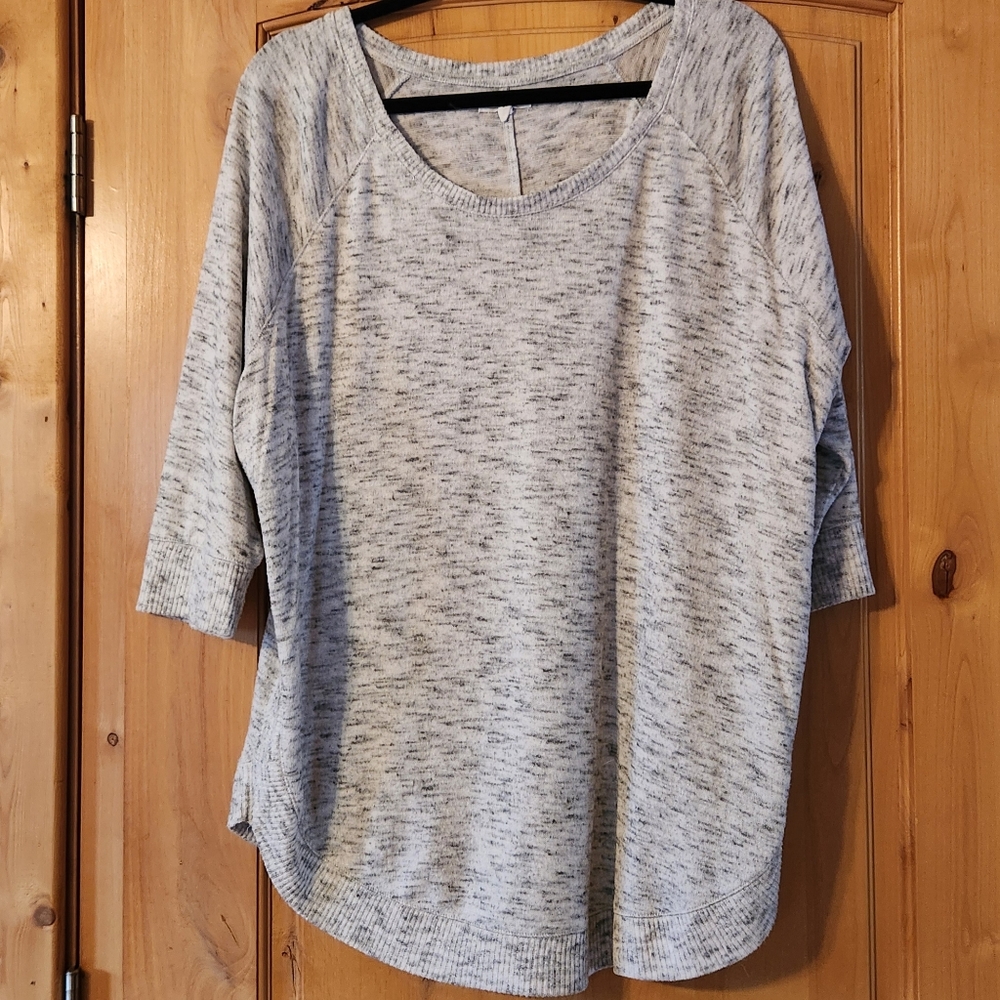 Light weight sweater 3/4 sleeve Maurices